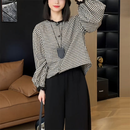 Beautifully Finished Blouse in a Timeless Design