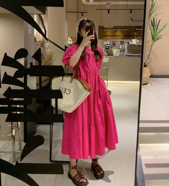 Effortlessly Elegant Dress with a Timeless Design