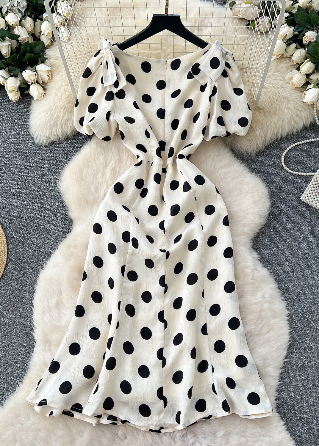 Beautifully Finished Dress in a Timeless Design
