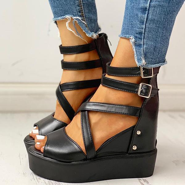Graceful Orthopedic Sandals for Modern Look
