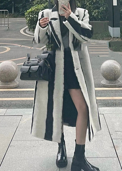 Elegantly Styled Coat for Everyday Wear