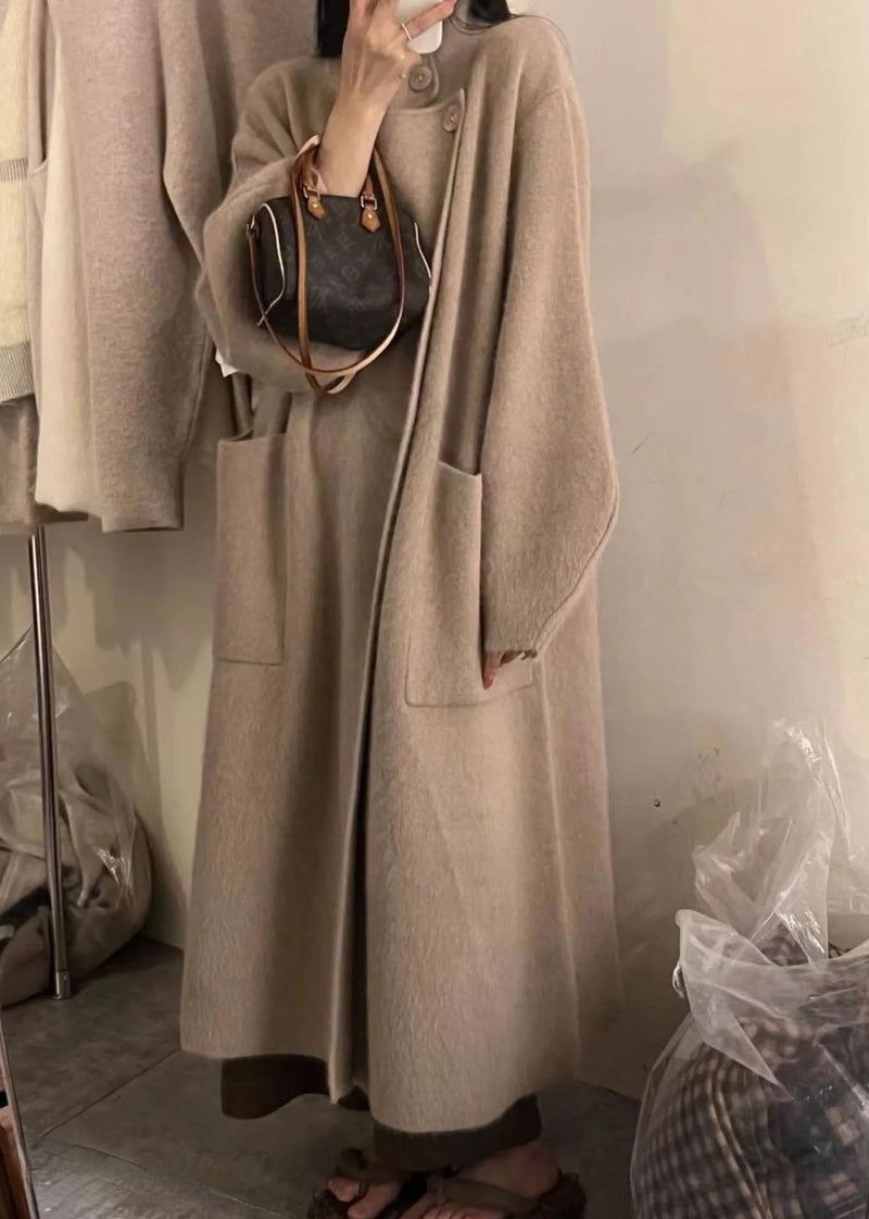 Gracefully Styled Coat for Any Occasion