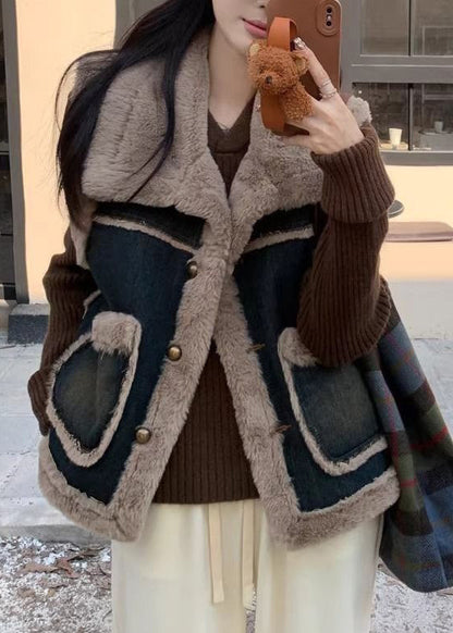 Well Tailored Coat with a Graceful Silhouette