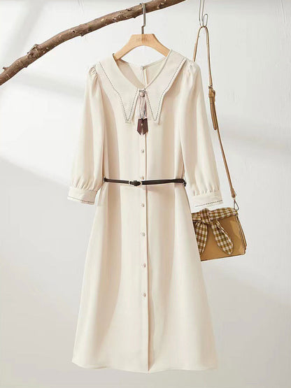 Classic Vintage Dress with a Flattering Fit