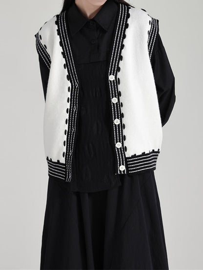 Effortlessly Elegant Garment with a Timeless Design