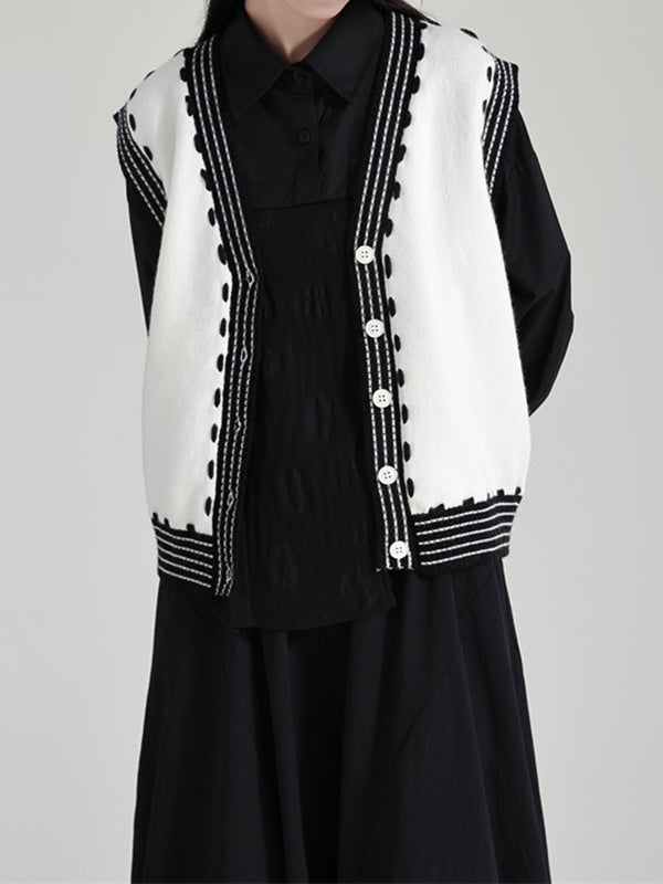Effortlessly Elegant Garment with a Timeless Design