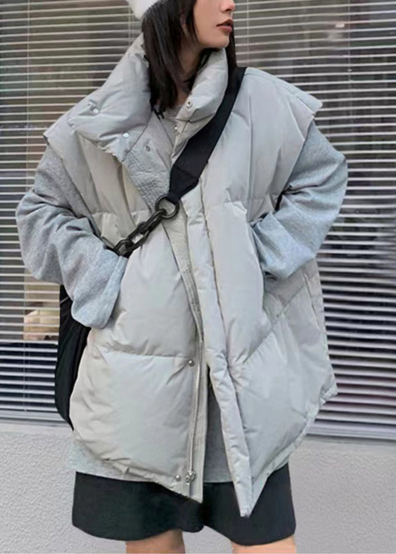 Well Tailored Coat with a Graceful Silhouette