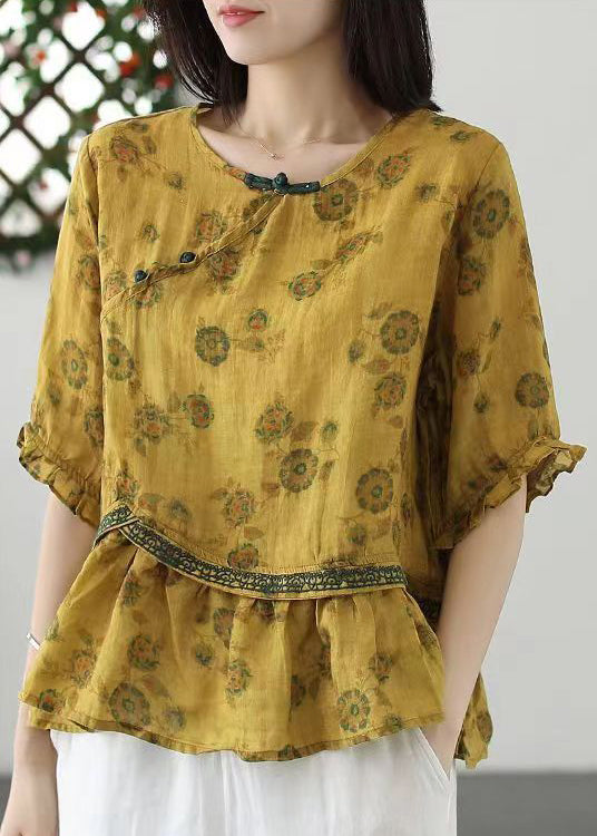 Effortlessly Elegant Top with a Timeless Design