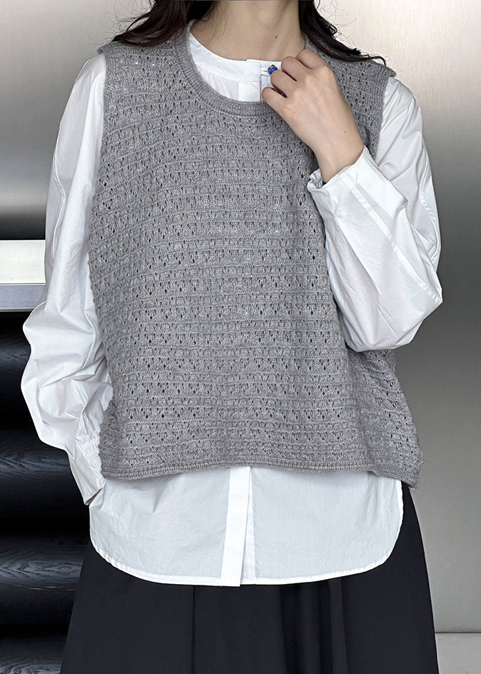 Effortlessly Elegant Garment with a Timeless Design
