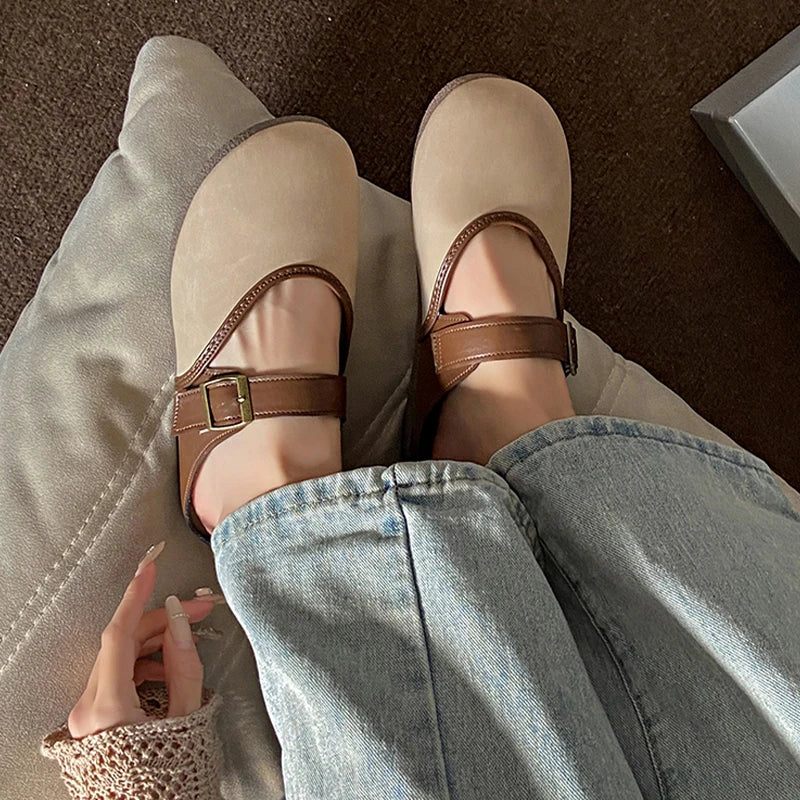 Graceful Orthopedic Sandals for Modern Look