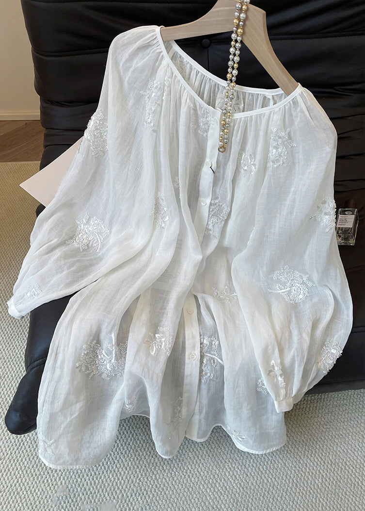 Well Tailored Blouse with a Graceful Silhouette