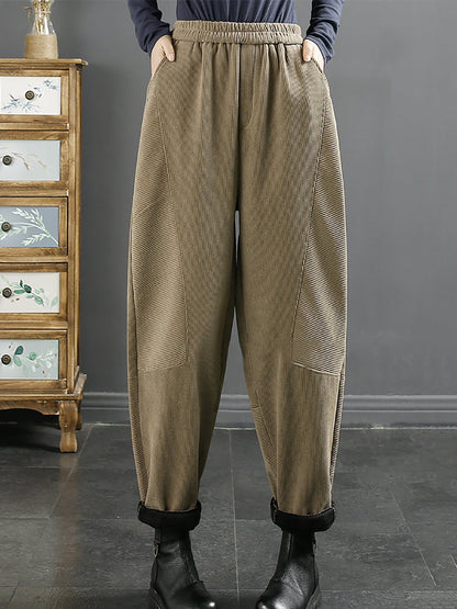 Effortlessly Elegant Pants with a Timeless Design