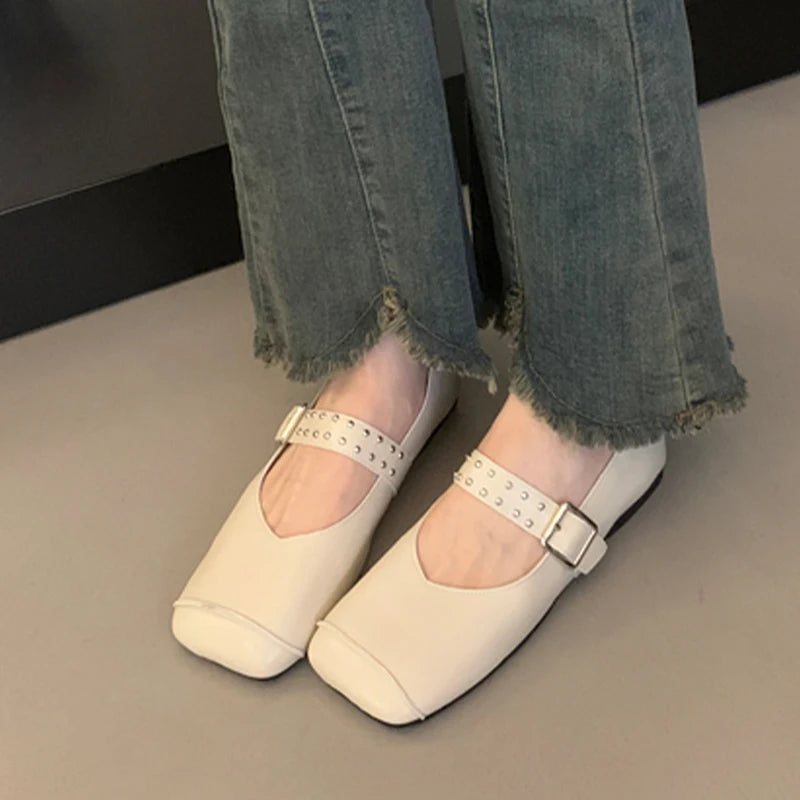 Graceful Orthopedic Flats for Modern Look