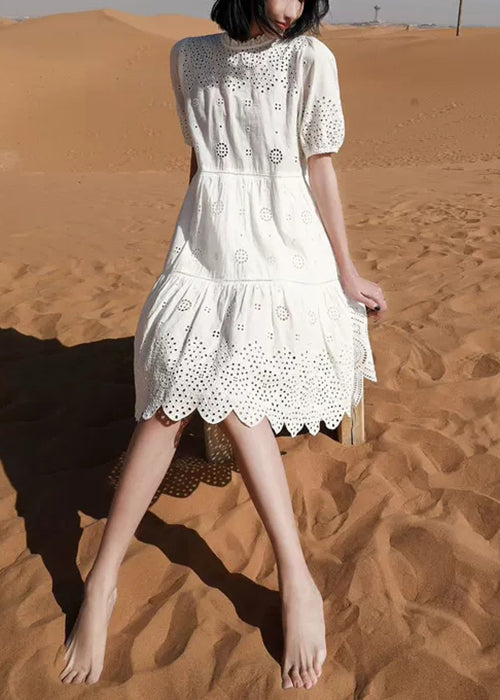 Well Tailored Dress with a Graceful Silhouette