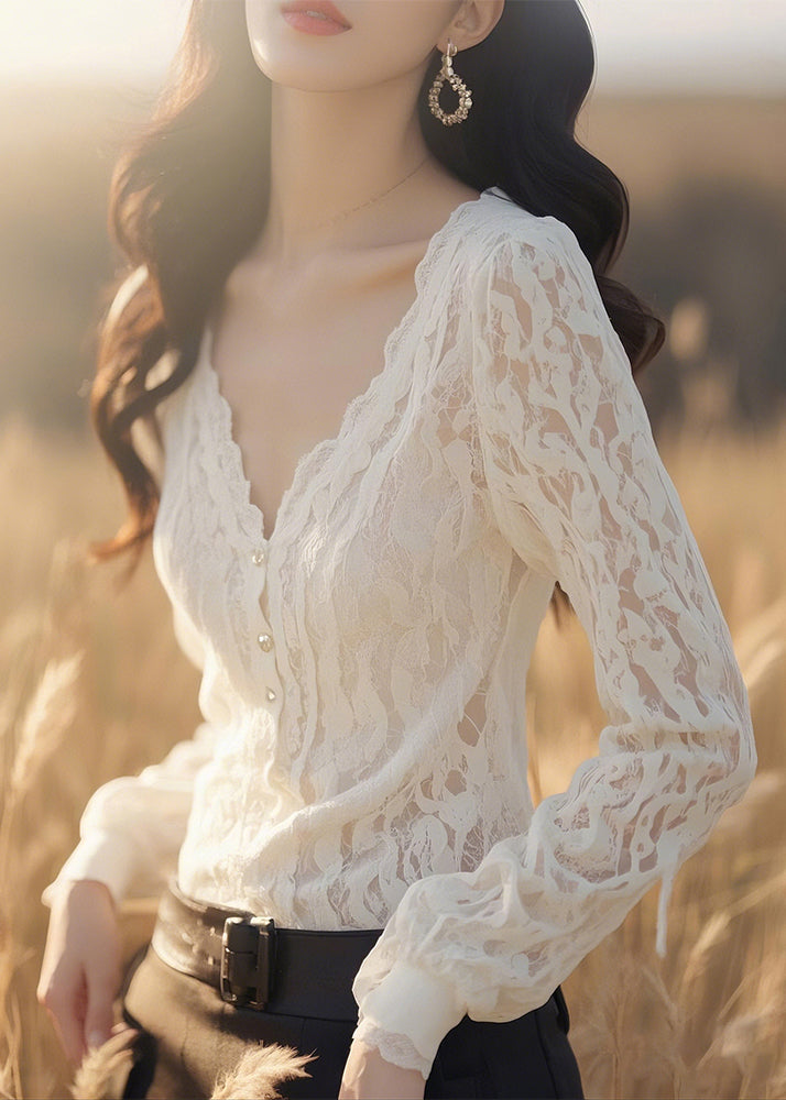 Beautifully Crafted Blouse in a Classic Style