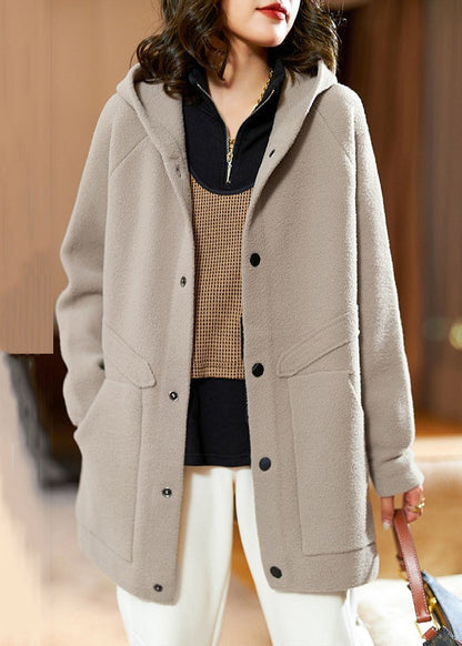 Effortlessly Elegant Coat with a Timeless Design