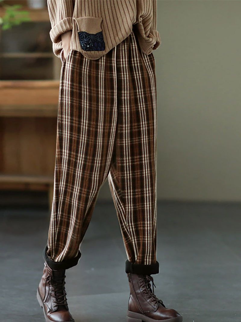 Effortlessly Elegant Pants with a Timeless Design