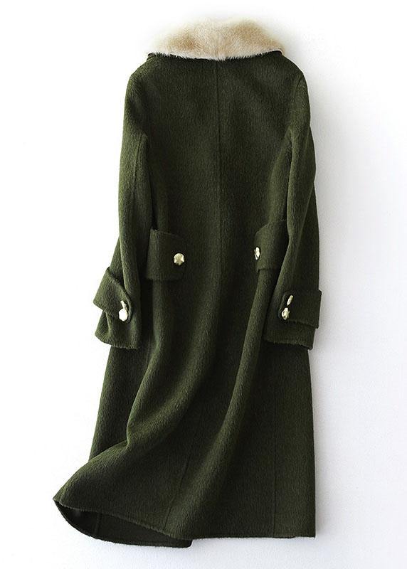 Effortlessly Elegant Coat with a Timeless Design