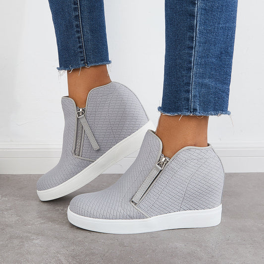 Classic Orthopedic Sneakers with Timeless Style