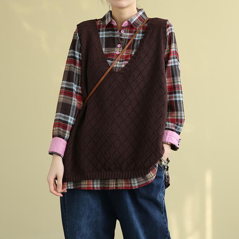 Classic Vintage Sweater with a Flattering Fit