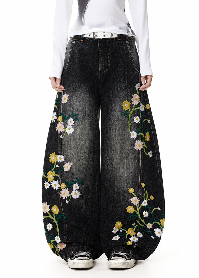 Effortlessly Elegant Pants with a Timeless Design