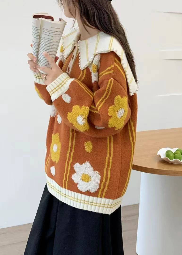 Classic Vintage Sweater with a Flattering Fit