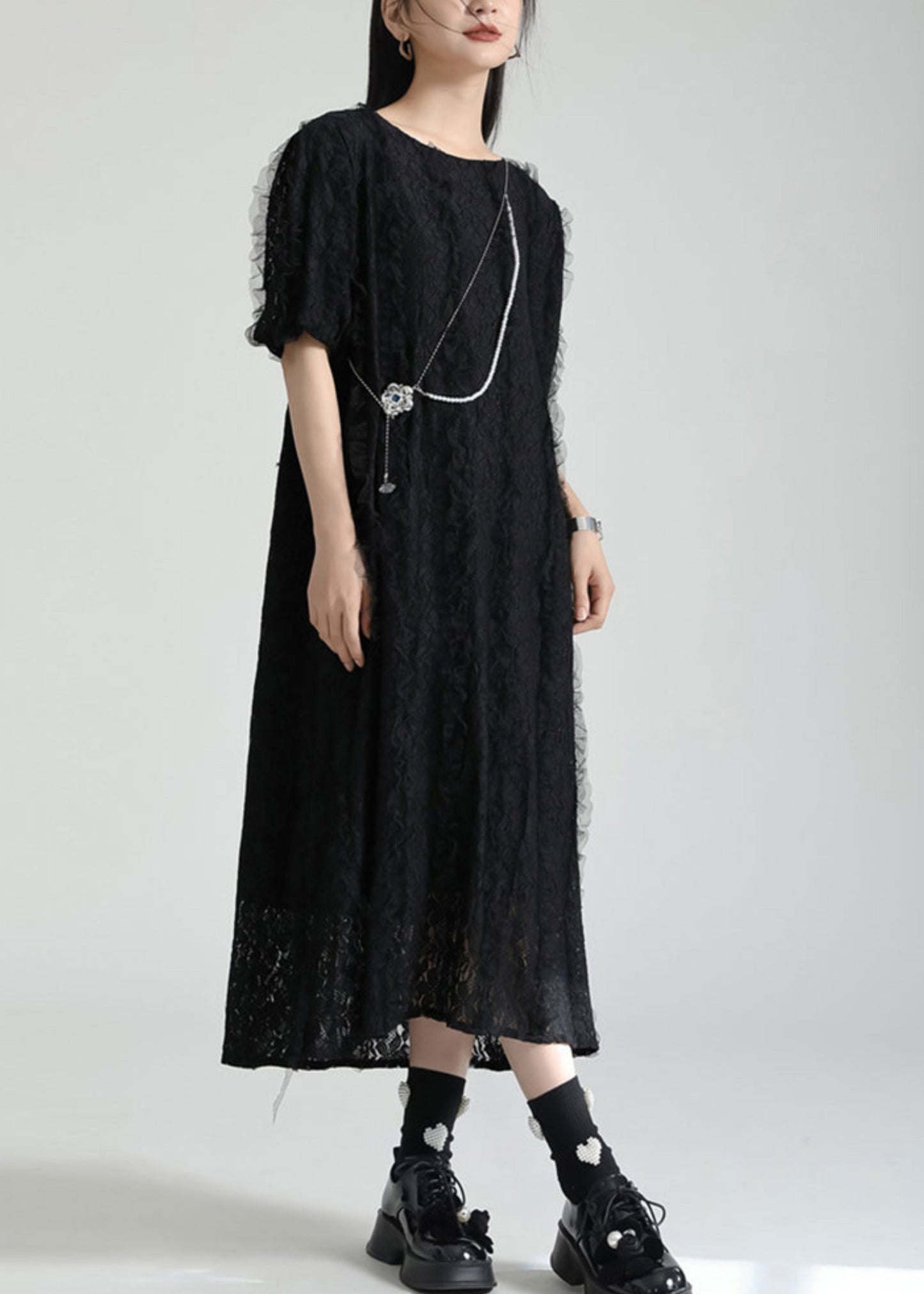 Effortlessly Elegant Dress with a Timeless Design