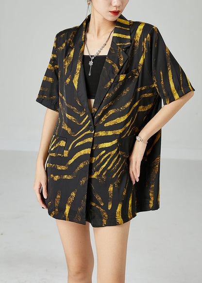 Well Tailored Coat with a Graceful Silhouette