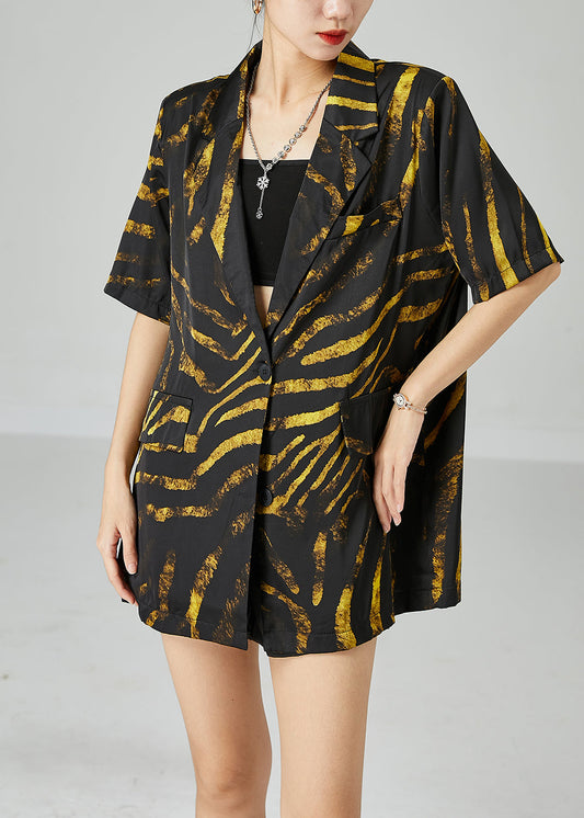Well Tailored Coat with a Graceful Silhouette