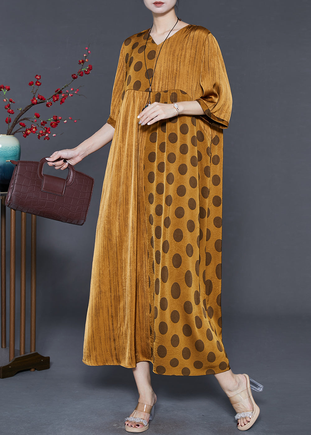 Effortlessly Elegant Dress with a Timeless Design