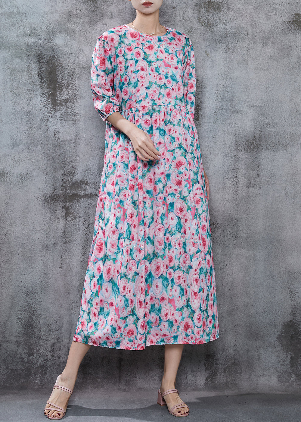 Well Tailored Dress with a Graceful Silhouette