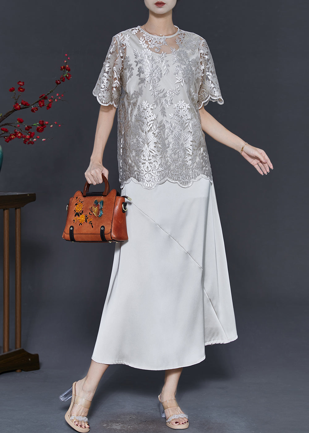 Effortlessly Elegant Dress with a Timeless Design