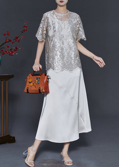 Effortlessly Elegant Dress with a Timeless Design