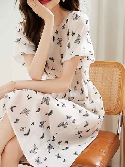 Well Tailored Dress with a Graceful Silhouette