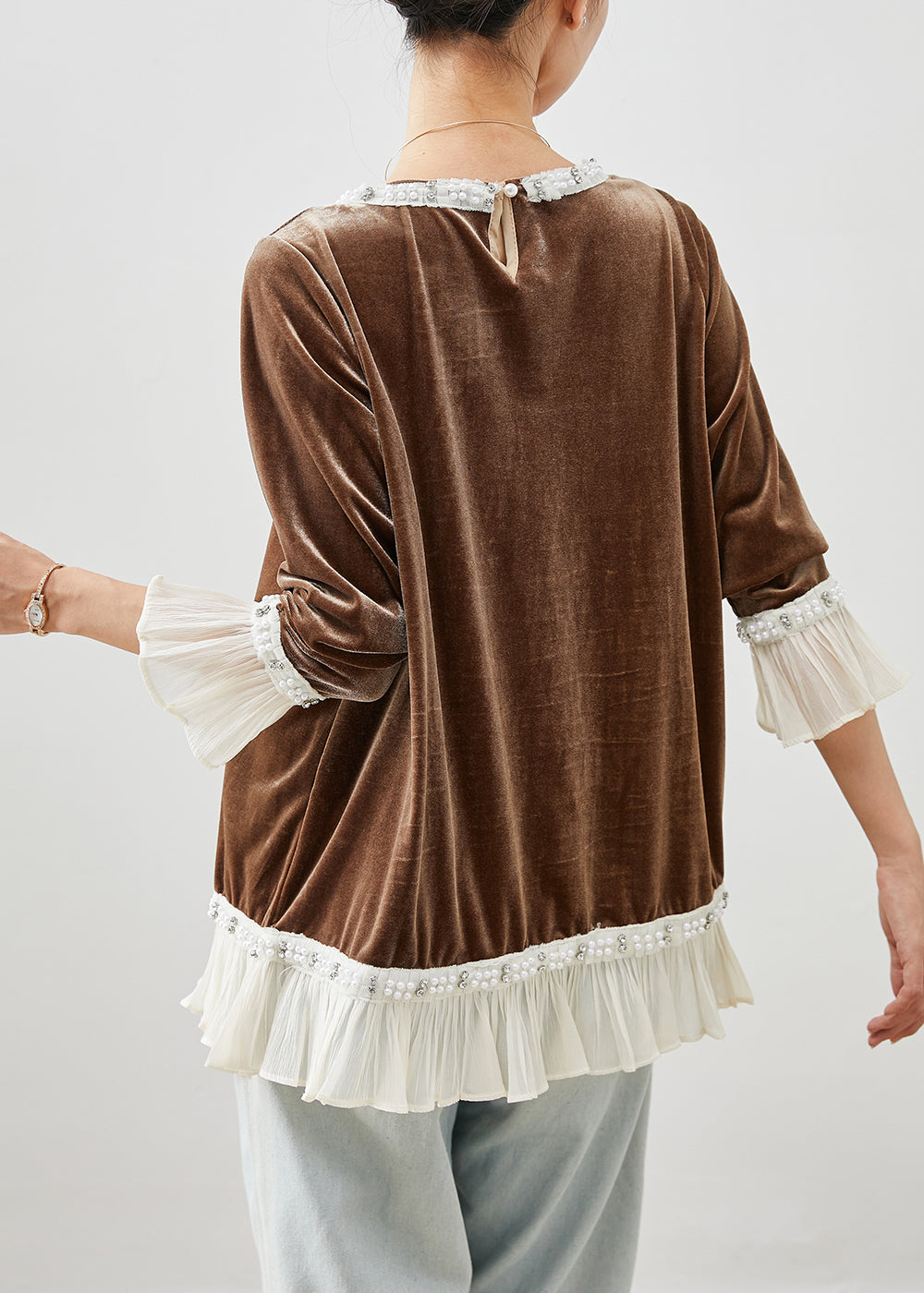 Classic Vintage Shirt with a Flattering Fit