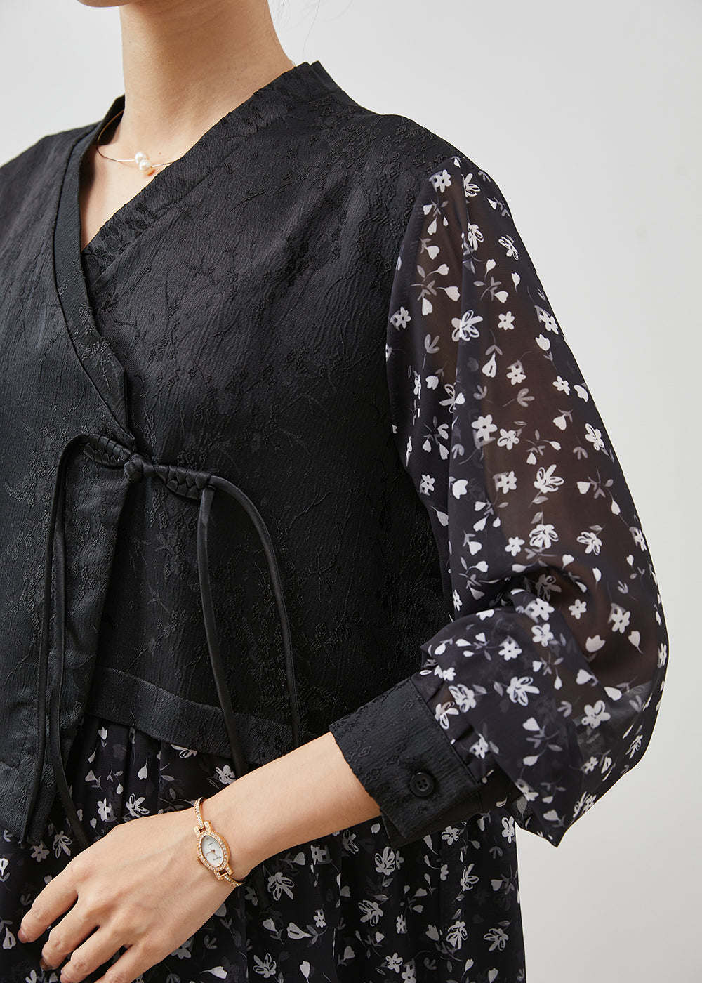 Gracefully Styled Dress for Any Occasion