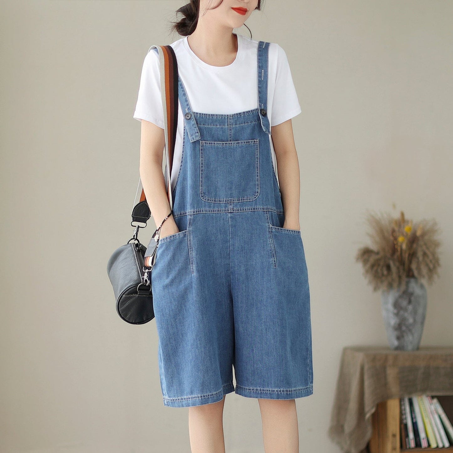 Effortlessly Elegant Garment with a Timeless Design