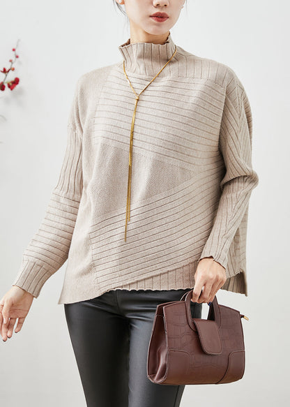 Well Tailored Sweater with a Graceful Silhouette