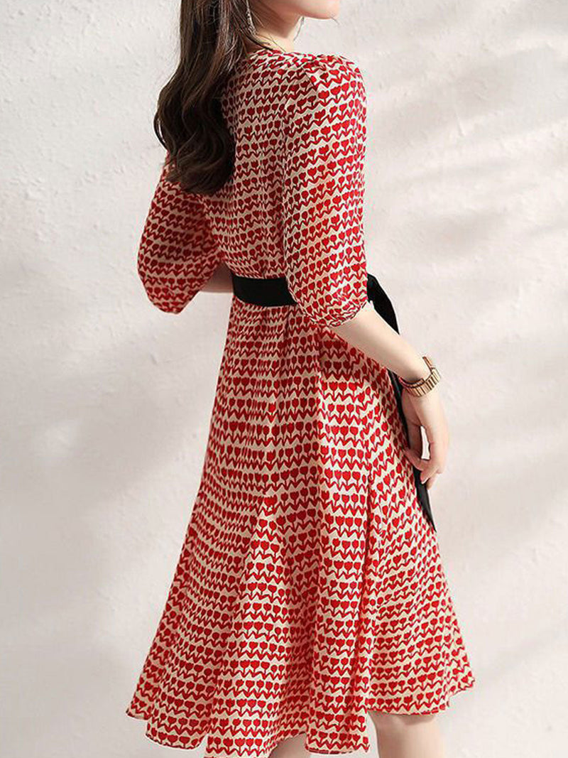 Classic Vintage Dress with a Flattering Fit