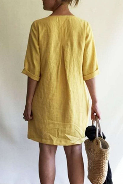 Effortlessly Elegant Dress with a Timeless Design