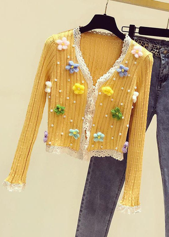 Well Tailored Sweater with a Graceful Silhouette