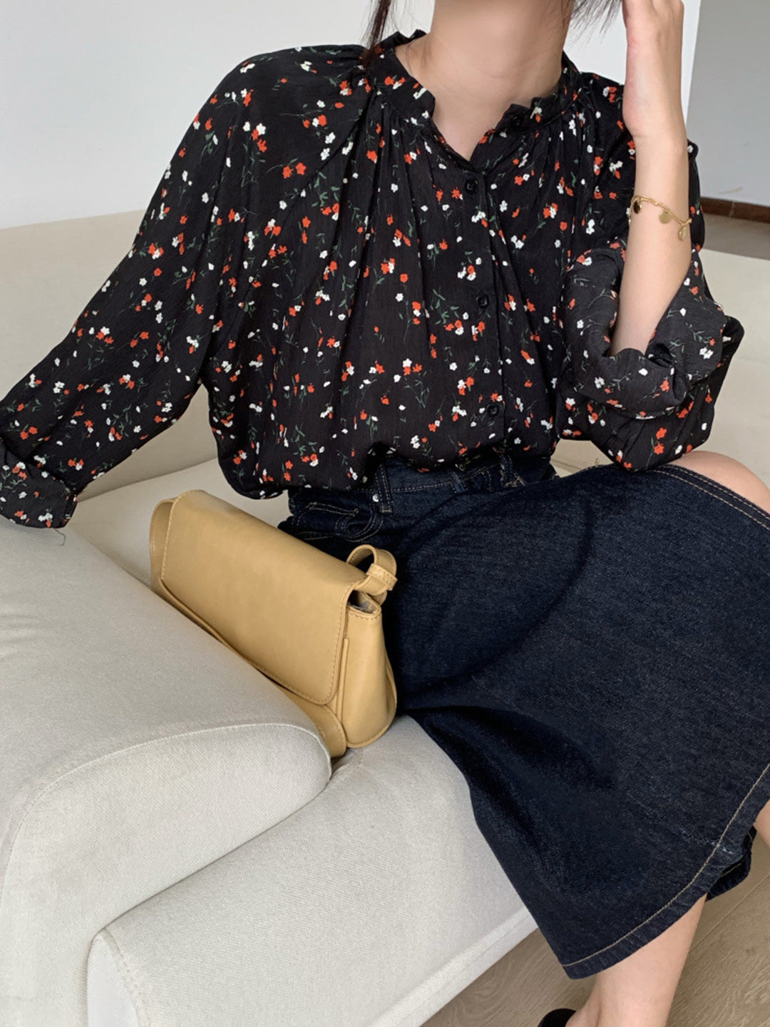 Classic Vintage Blouse with a Flattering Fit