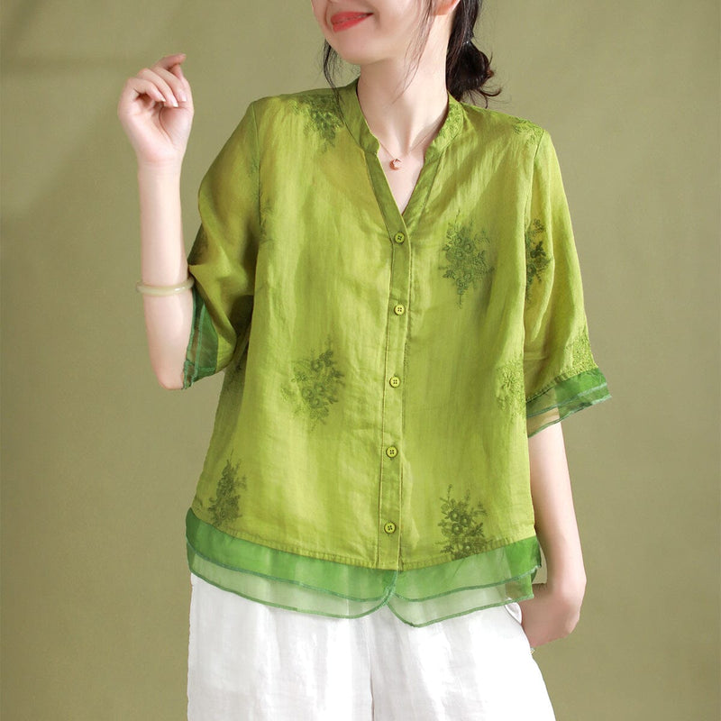Classic Vintage Blouse with a Flattering Fit