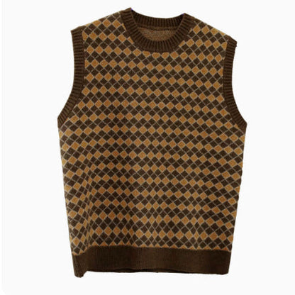 Well Tailored Sweater with a Graceful Silhouette