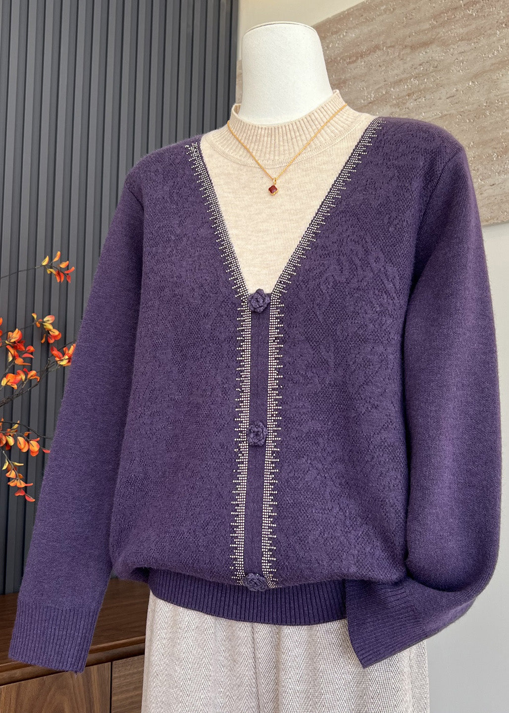 Effortlessly Elegant Top with a Timeless Design