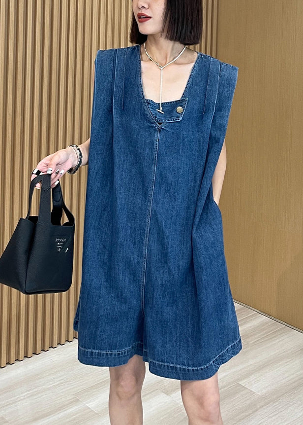Sophisticated Garment with a Clean Classic Look