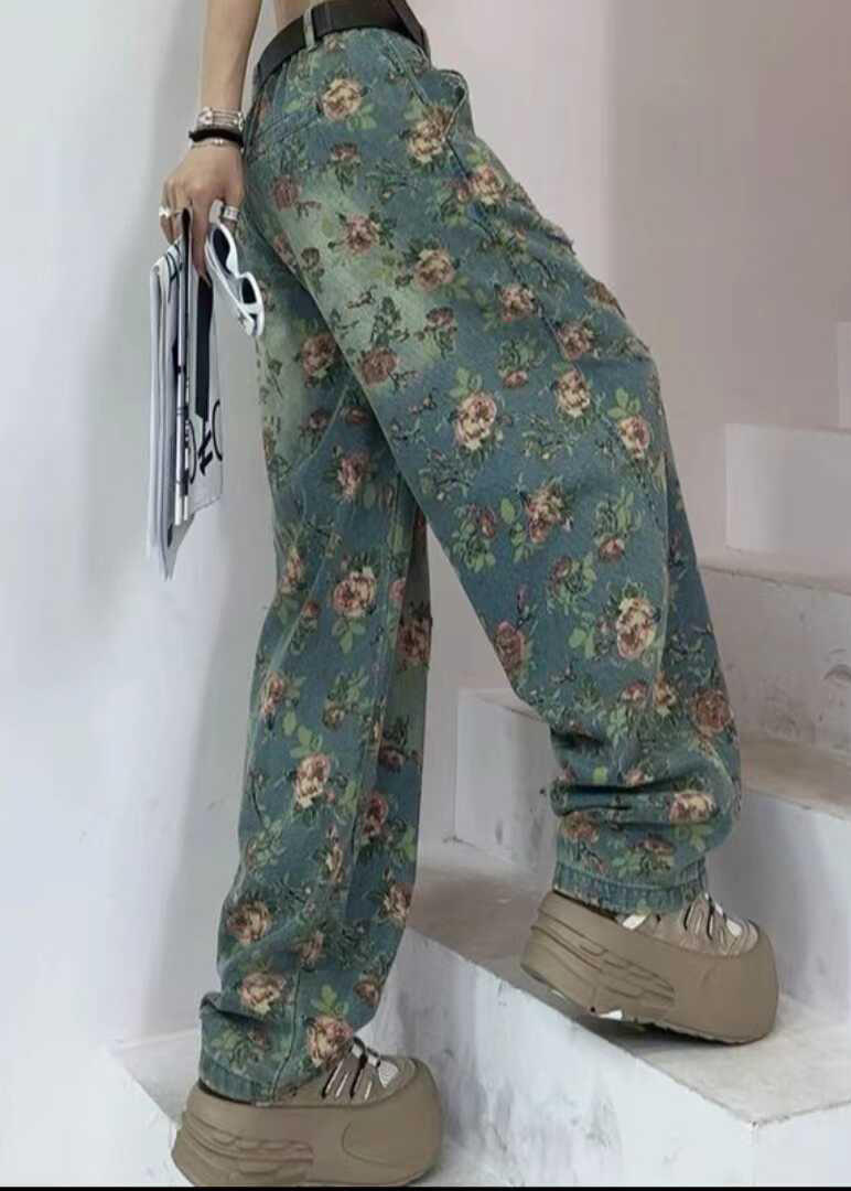 Classic Vintage Pants with a Flattering Fit