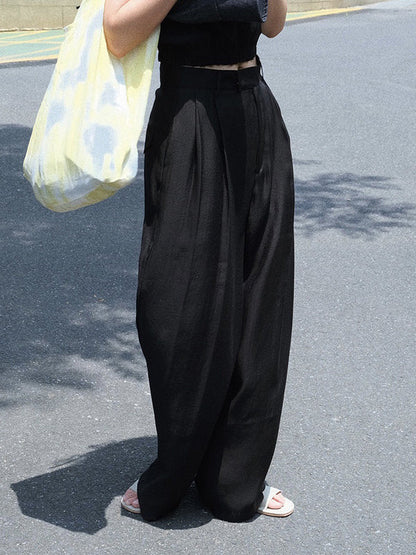 Sophisticated Trousers with a Clean Classic Look