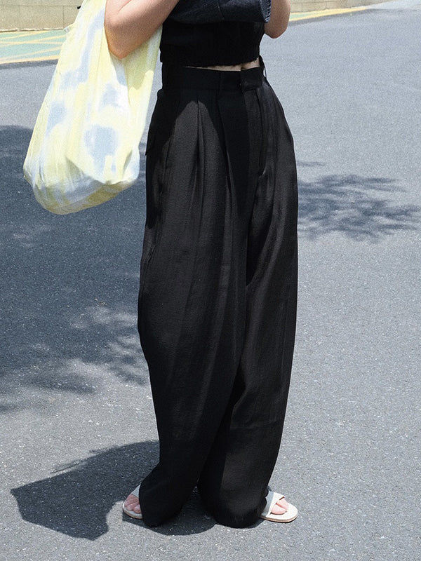 Sophisticated Trousers with a Clean Classic Look