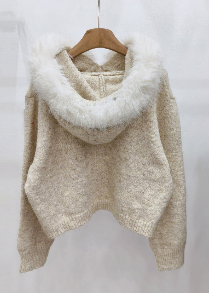 Well Tailored Sweater with a Graceful Silhouette